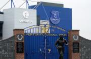Everton dừng hợp đồng với ba nhà tài trợ từ Nga
